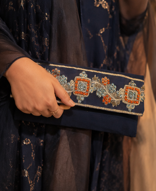 Raat Ki Rani- Sleek Clutch