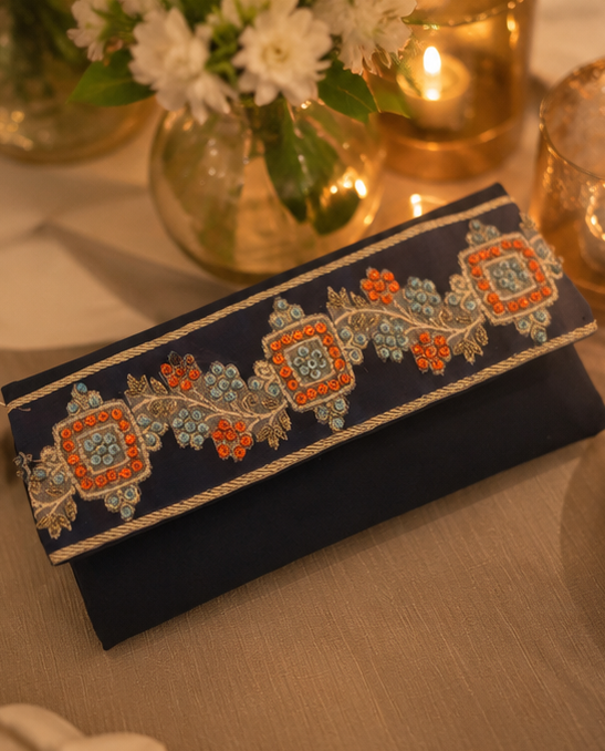 Raat Ki Rani- Sleek Clutch