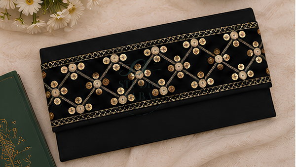 Zareen- Sleek Clutch